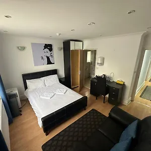 3-luxury-en-suite-bedrooms.cardiffhotelswales.com/