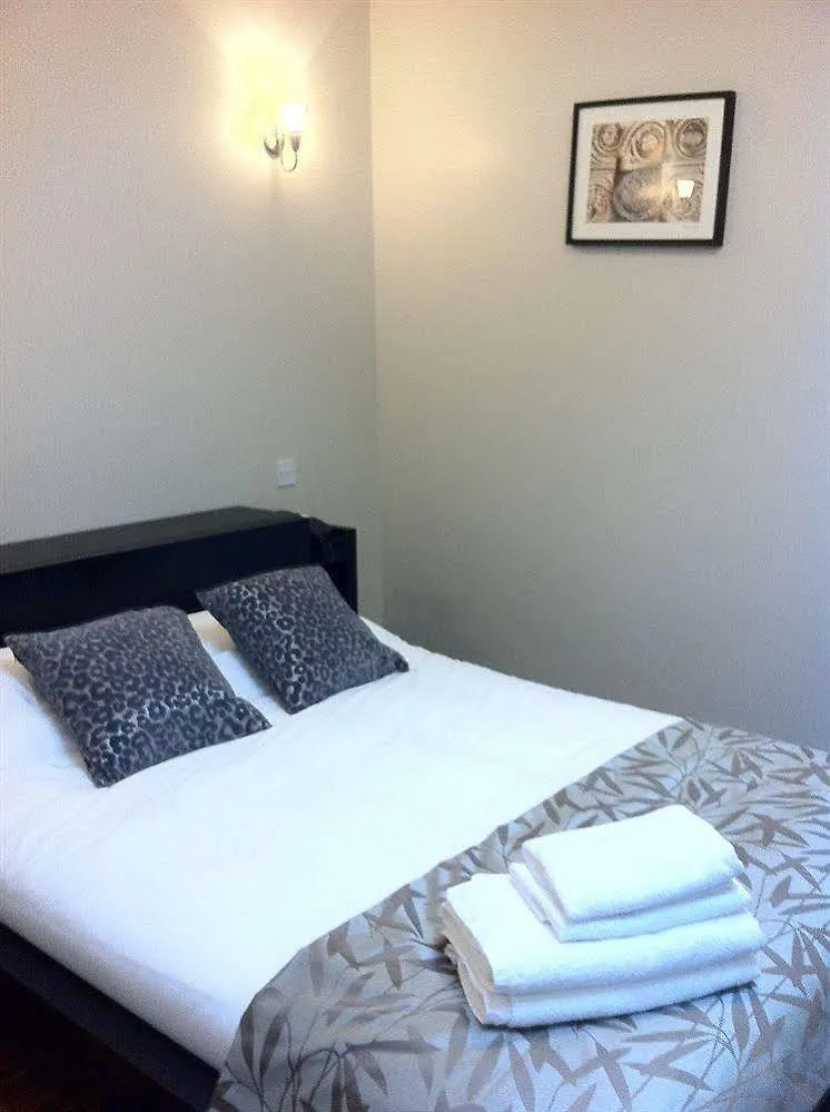Lyall Apartment Hotel London