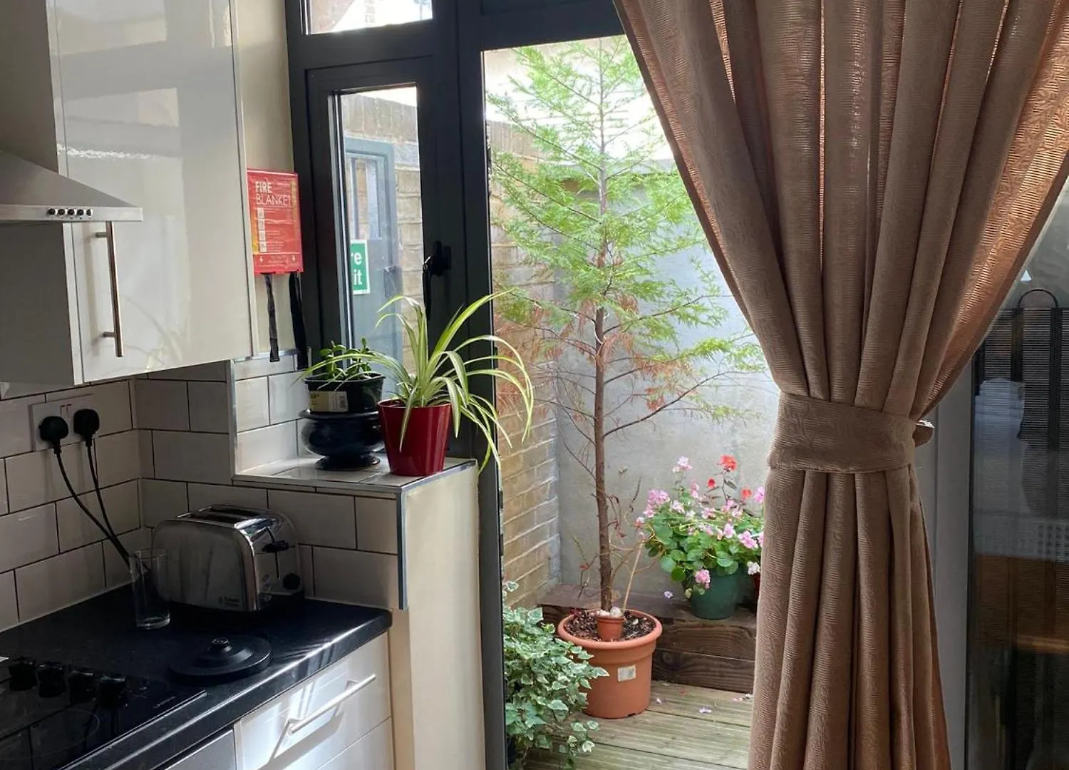 Lyall Apartment Hotel London 3*,