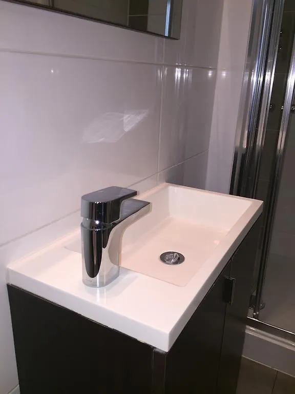Lyall Apartment Hotel London